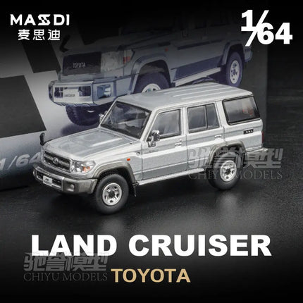MASDI 1:64 Toyota Land Cruiser LC76 Land Cruiser Pro replica alloy car model, boys' festival gift toy collection item.