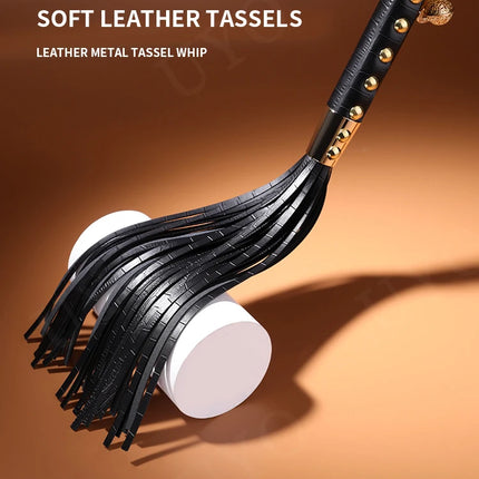 BDSM vintage leather loose whip metal rivet vintage openwork clock S exclusive nameplate slave game leather whip couple SP whip
