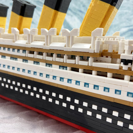 KNEW BUILT Titanic 3D Plastic Model Ship Building Blocks for Adults Micro Mini Bricks Toys Kits Assemble Cruise Boat Kids Gift