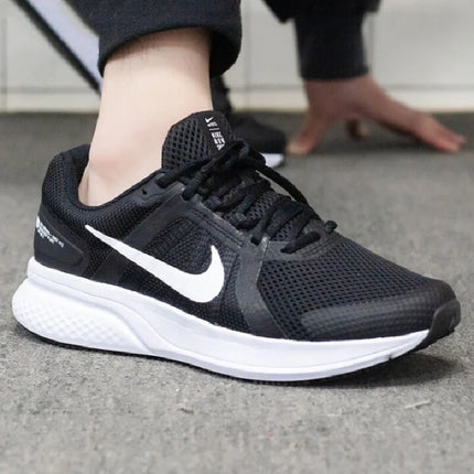 Nike Men's Shoes Run Swift 2 Fitness Running Shoes New Lightweight Casual Sports Shoes Black and White Low-Top Lightweight Running Shoes High Value for Money Cu3517-004