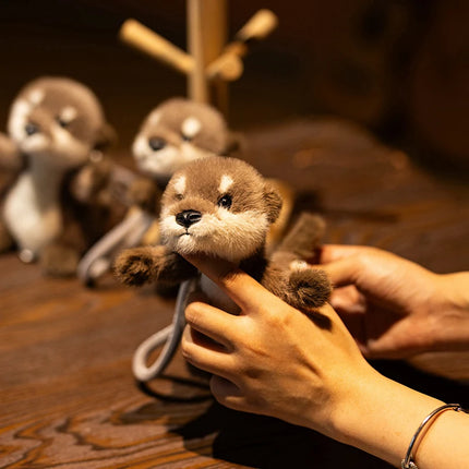 Cute Otter Plush Keychain Realistic Stuffed Otter Animal Pendant Doll Soft Plushies Key Ring for Bag Decoration Gifts Girl
