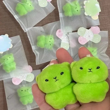 Green Alien Cat Plush Keychains Mini Galaxy Style Furry Pendant for Couples Cute Cartoon Handbag Backpacks Key Chain Decor Gifts