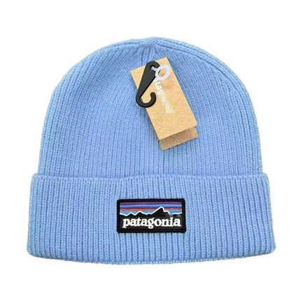 Unisex Knitted Wool Beanie / Bonnet Unisexe en Laine Tricotée