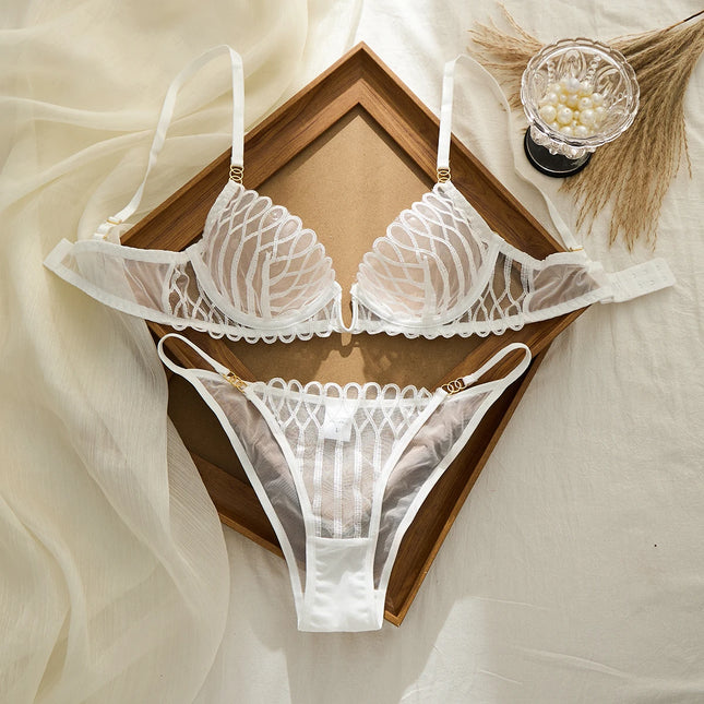 French Style Sexy Embroidered Transparent Underwear Set V-Neck Design Anti-Sagging Breathable Bra And Panties Set