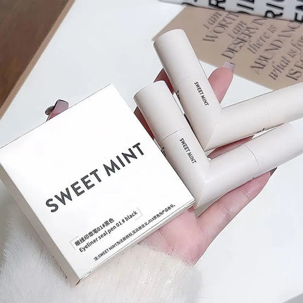 Waterproof Double-Wing Integrated Eyeliner Stamp - Sweat Proof & Long Lasting Easy to Use for Beginners Lazy Makeup Stencil