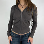GRAY / M