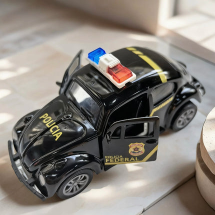 Alloy car model, retro Beetle shaped small car, the ones that can open the door and police cars. Pocket toy cars that boys like.