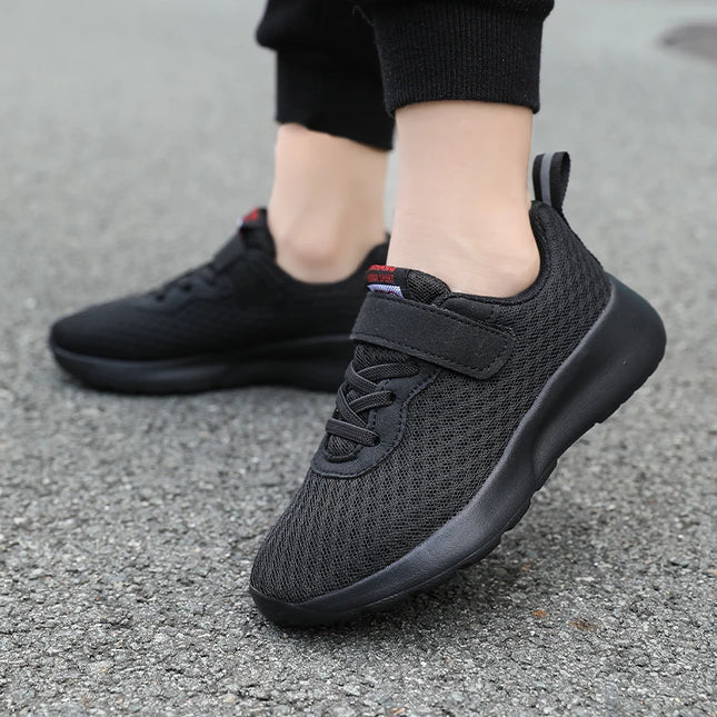 Boys' breathable running shoes, lightweight girls' sports shoes, four season outdoor children's black mesh eyes, big children's