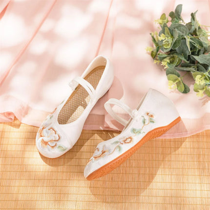 Fashion Embroidery Chinese Style Low-heel Women Shoes Elegant Casual Zapatos Vintage Woman Cloth Single Shoes Ethnic Style