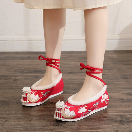 Chasing Moon Hot Sale Of The Season New Style Ming Dynasty Hanfu Shoes National Style Upturned Head Cotton Shoes Ancient Wedding