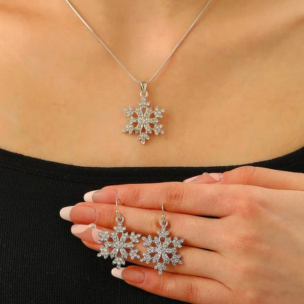 2-Piece Set of Fashion Diamond Studded Snowflake Pendant Earrings, Elegant Women's Christmas Trendy Snowflake Pendant Necklace