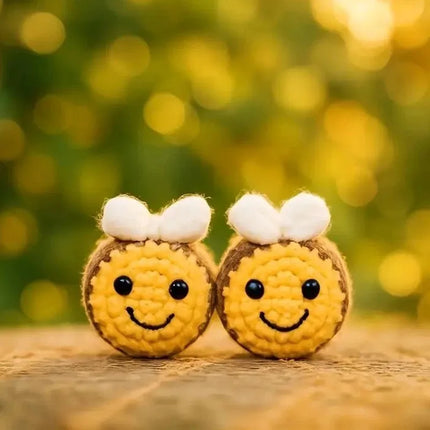 10/1PCS Crochet Bees DIY Handmade Knitted Keychain Keyring Crocheted Mini Bees Pendants Car Key Ring Handbag Charms Gifts