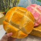 Golden pineapple bun 1