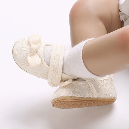 Cute White Lace Baby Girl Princess shoes  Baby Moccasins Moccs Shoes Bow Fringe Rubber Soled Non-slip Footwear Crib Shoes