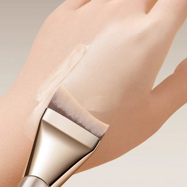 Arc-shaped Flat-head Ultra-thin Foundation Brush, Paint-free and Seamless Foundation Liquid Brush, Professional