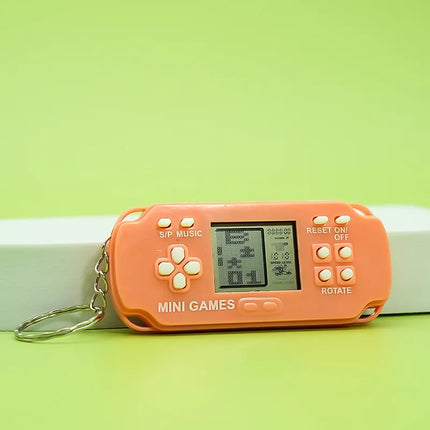 Hot Selling Mini Handheld Game Keychain Classic Tetris Retro Pocket Electronic Game Machine 26 Games Surprise Gift