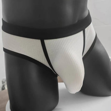 Men's briefs with large pockets are very sexy. Large-space sports underwear for men