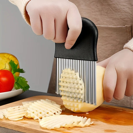 1 piece of stainless steel wrinkle cutting knife - a multifunctional wave knife suitable for fruits, vegetables, and salads