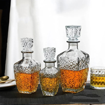 Whiskey Decanter for Liquor Scotch Bourbon with Airtight Stopper, Classical Party Barware, Lead-Free