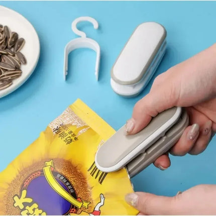 1 Pack Sealing Machine Mini Portable Sealing Clip Hand Pressure Heat Sealing Machine Food Fruit Snacks Preservation Small Tools