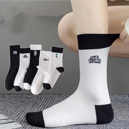 5 Pairs Of Women's Socks Set Spring And Autumn Black And White Pure Cotton Women's Socks Cute Cartoon Bear Pattern Casual Socks