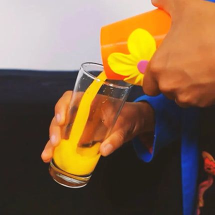 COMEDY WATERING CAN Magic Tricks Funny Close-up Stage Illusions Gimmick Prop Water Vanishes and Reappear Liquid Production Magia