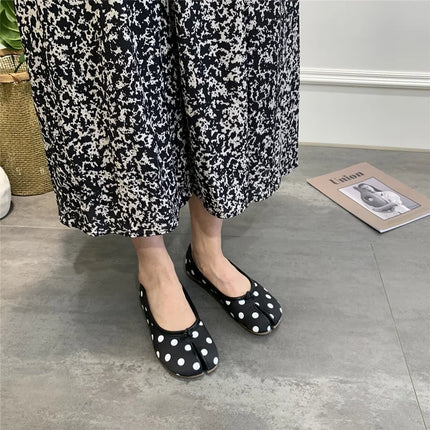 2025 Polka Dot Women Retro Flats Loafers Ballerina Shoe Japanese Style Tabi Ninja Shoes Split Hoof Toe Boat Shoes Female shoes