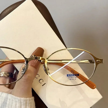 Ultra Light Titanium Frame Elliptical Frame Myopia Glasses with A Degree Range of -1.0 To - 4.0 Anti Blue Light Style