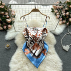 One size fits all / White on top and blue on the bottom