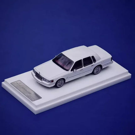 MK 1:64 Scale 1992 Town Car Alloy Car Model Adult Classic Collection Souvenir Display Gift