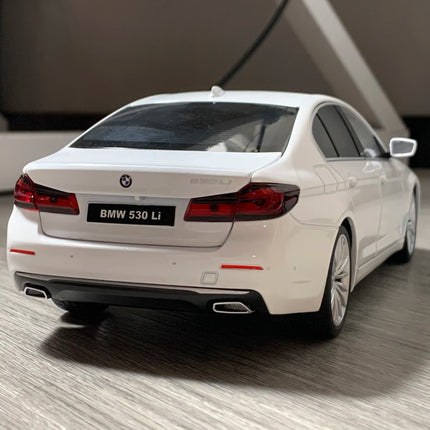 1:18 BMW 530Li Large Luxury Alloy Metal Diecast Model Cars High Simulation Classic Ornaments & Collectibles Hobby Toys For Kids