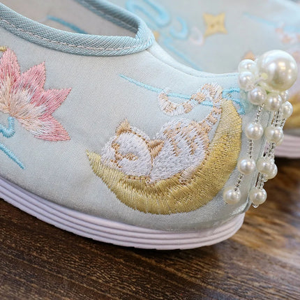Chasing Moon Hot Sale Of The Season New Style Ming Dynasty Hanfu Shoes National Style Upturned Head Cotton Shoes Ancient Wedding