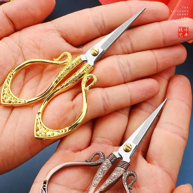 Retro Stainless Steel Sewing Scissors Handmade Cuttings Pointed Tailor Scissors Home Multifunction DIY Sewing Accessories