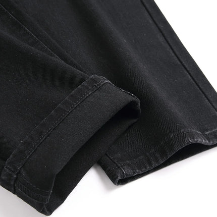 Men’s trendy streetwear: black ripped straight-leg jeans – an excellent gift for husbands or boyfriends.