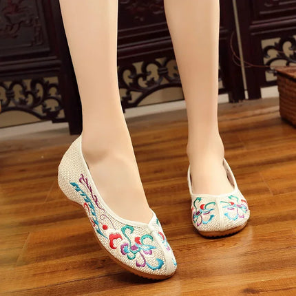 Fashion Embroidery Chinese Style Low-heel Women Shoes Elegant Casual Zapatos Vintage Woman Cloth Single Shoes Ethnic Style