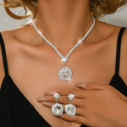 High quality elegant and charming round necklace and earrings with noble temperament, versatile accessories for wedding dresses