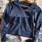 navy u-neck / One Size