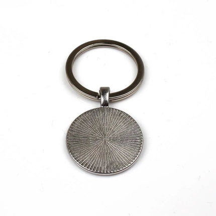 Retro tractor keychain - made of zinc alloy material, with a "self 46.51 meter" design, perfect for holiday gifts