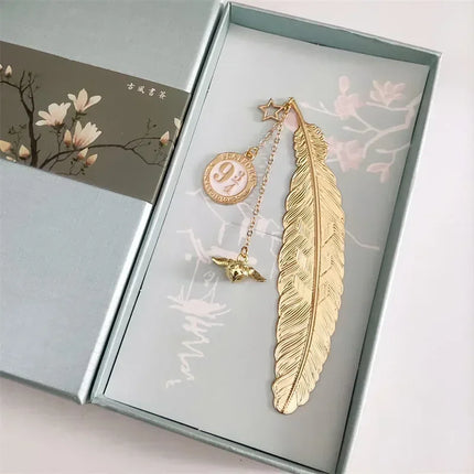 Harried Potter Exquisite Bookmark Gold Feather Snitch Hogwarts Hufflepuff Ravenclaw Slytherin Gryffindor Pendant Tassel Bookmark