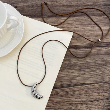 LATS Simple Cow Horn Long Necklace for Women Leather Rope Light Luxury Sweater Chain Fashion Jewelry Accessories Wholesale