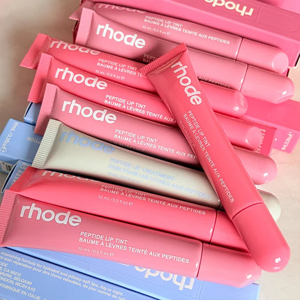 Arrival Bestseller Magnetic Suction Silicone Phone Case for IPhone 17 16 Lip Gloss New Sugaeberry Pretzel Match Cosmetics