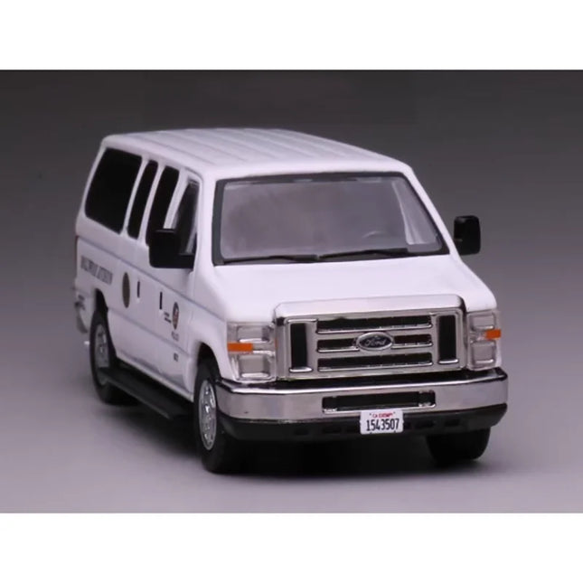 596 1/64 Scale E350 Explorer Suburban Tahoe Model Die-cast Alloy Car Model Collectible Decorative Ornament