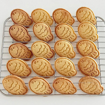 Cute Graffiti Abstract Cartoon Bear Cookie Cutter 3D DIY Cat Fish Dog Biscuit Cookie Mold Baking Tool Fondant Cake Stamp Mold
