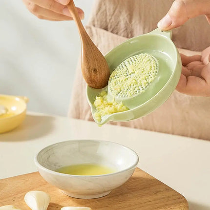White Simple Style Ceramic Ginger Grater Tool Hand Grinder Garlic Masher Portable Porcelain Carrot Ginger Grinding Kitchen Tool
