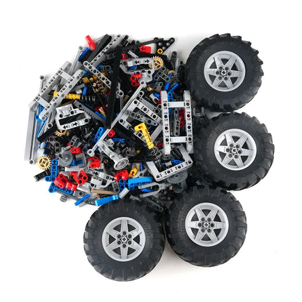 MOC 4WD Off-Road Car with Suspension Shocks 4-Wheel Drive Remote Control Power Servo Motor Climbing Toy Gift