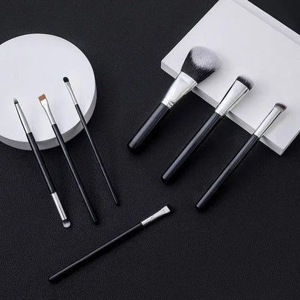 Single Soft Bristle Face Brush For Foundation Eyeshadow Powder And Concealer Application Portable Makeup Tool