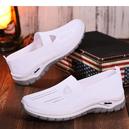 2025 New Mesh Women Vulcanized Shoes High Quality Women Sneakers Slip On Flats Shoes Women Loafers Plus Size 42 Walking Flat