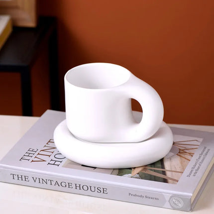 Creative Nordic minimalist ceramic coffee cup and plate set, niche high-end business ceramic mugs, drinking cups