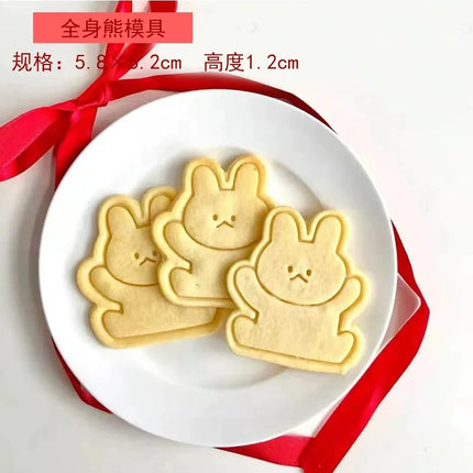 Cute Graffiti Abstract Cartoon Bear Cookie Cutter 3D DIY Cat Fish Dog Biscuit Cookie Mold Baking Tool Fondant Cake Stamp Mold