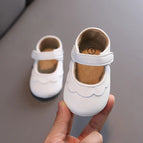 D05 White / 7-12 Months